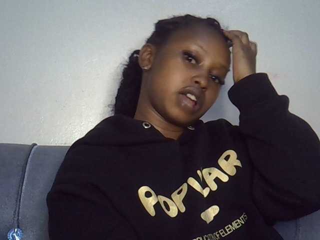 Cayvaal live cam on BongaCams
