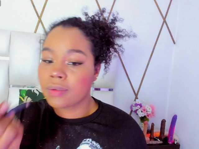 Lilicameron live cam on BongaCams