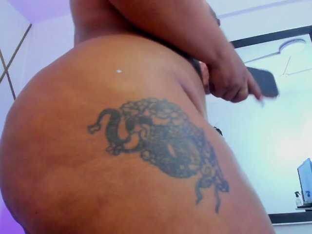 Lilicameron live cam on BongaCams