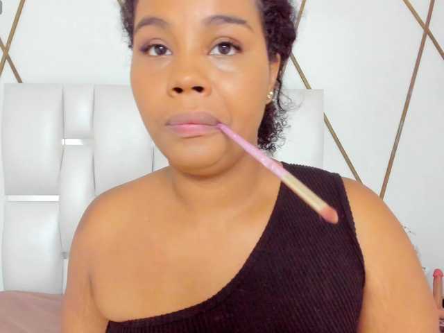 Lilicameron live cam on BongaCams