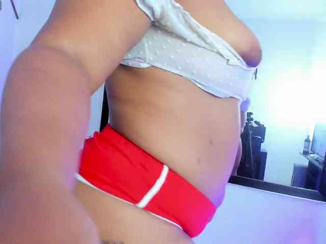 Модель: Lilicameron