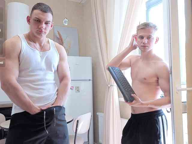 Holidayboys Sex Cam Show