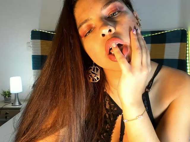 kisszafira live webcam show