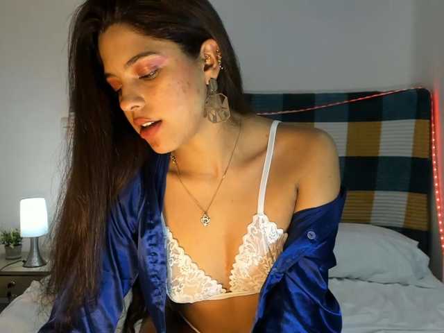 kisszafira live cam on BongaCams