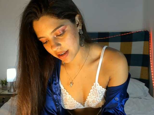 kisszafira live cam on BongaCams