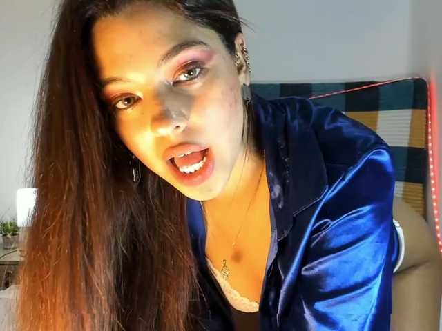 kisszafira live cam on BongaCams
