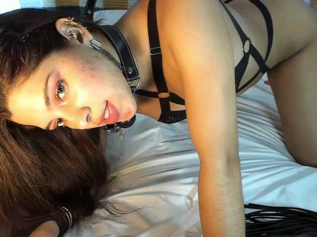 kisszafira live cam on BongaCams