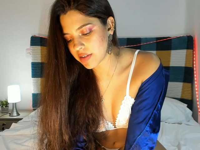 kisszafira live cam on BongaCams