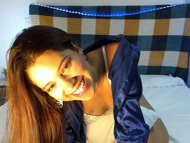 kisszafira live cam on BongaCams
