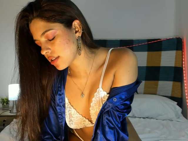 kisszafira live cam on BongaCams