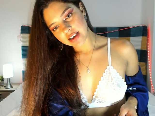 kisszafira live cam on BongaCams