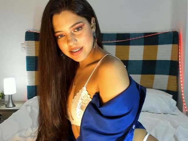 kisszafira live cam on BongaCams