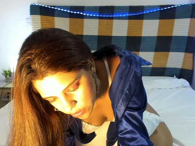 kisszafira live cam on BongaCams