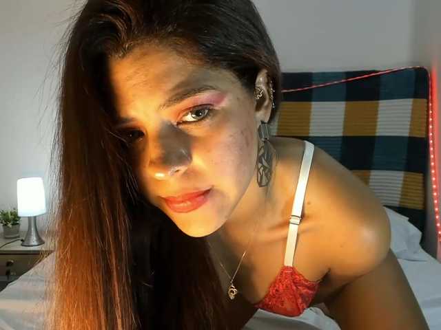 kisszafira live cam on BongaCams