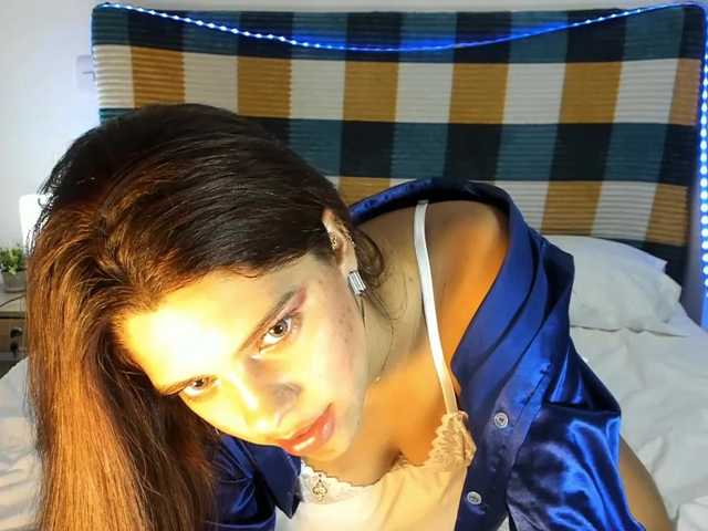 kisszafira live cam on BongaCams