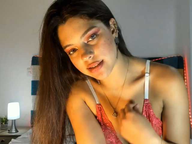 kisszafira live cam on BongaCams