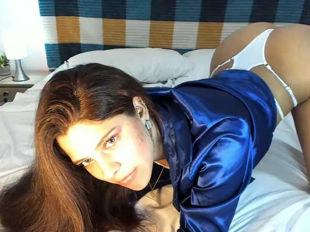 kisszafira — live female cam