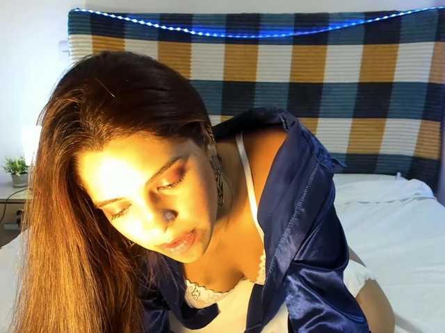kisszafira live cam on BongaCams