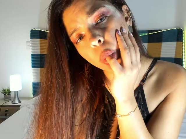 kisszafira live cam on BongaCams