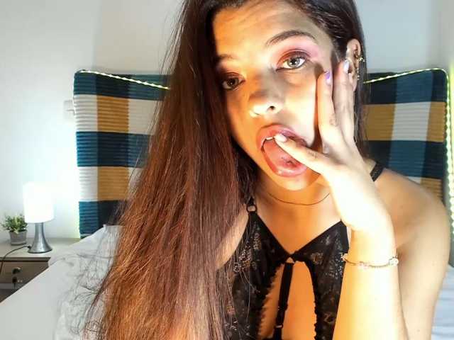 kisszafira live cam on BongaCams