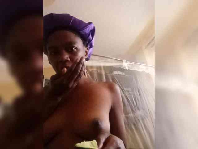 Pinkyyaffairs webcam