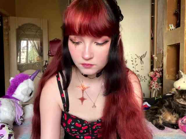 LubaKrone webcam