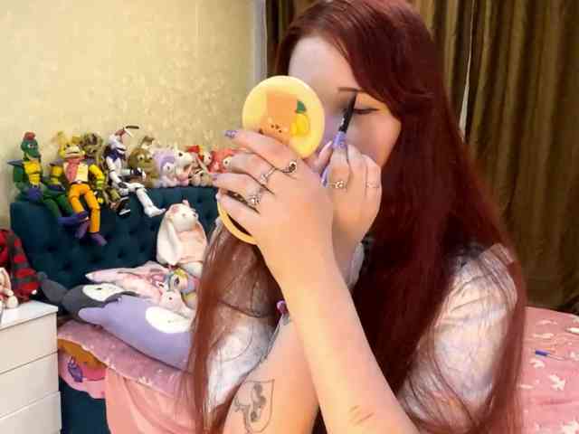 LubaKrone webcam