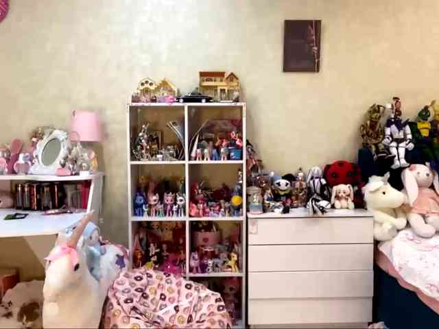 LubaKrone webcam