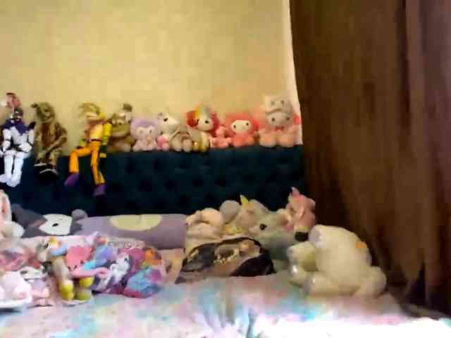 LubaKrone webcam