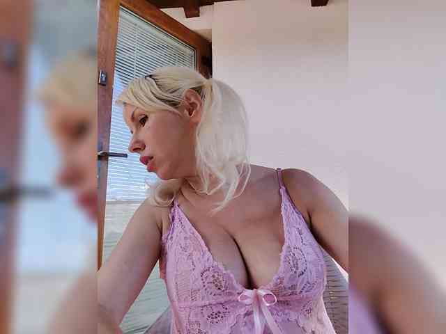 LaymaFlay webcam