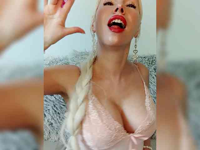 LaymaFlay webcam