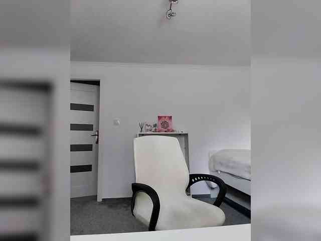LaymaFlay webcam