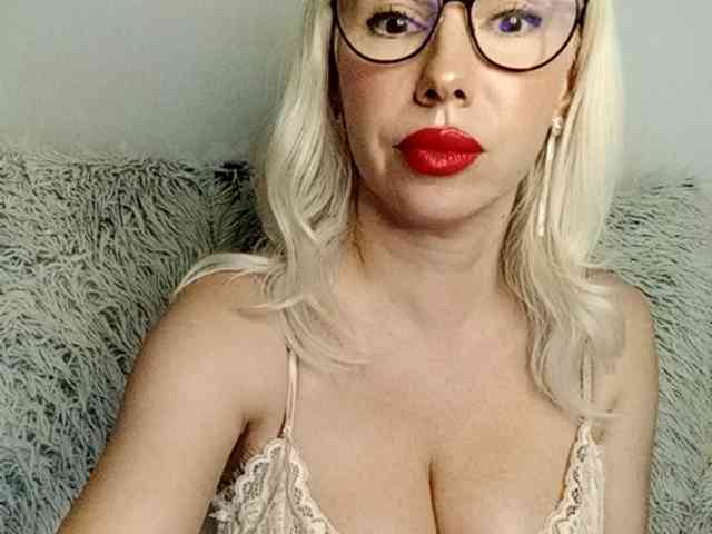 LaymaFlay webcam