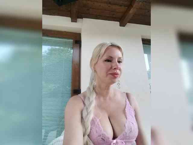 LaymaFlay webcam