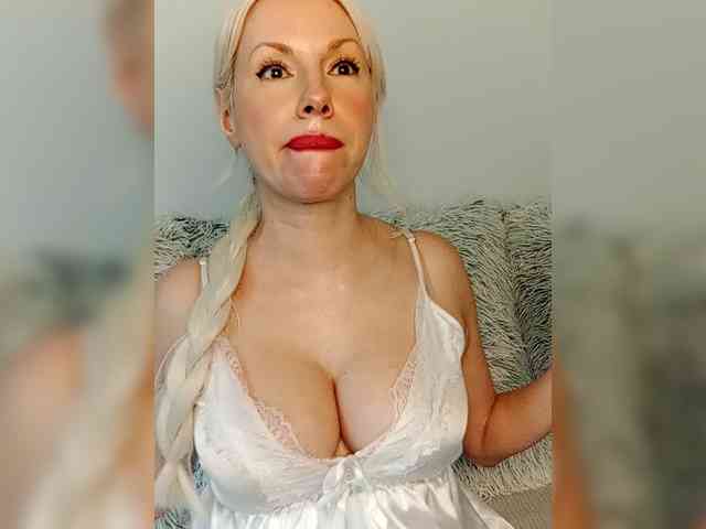 LaymaFlay webcam