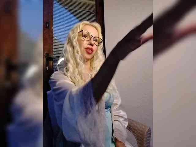LaymaFlay webcam