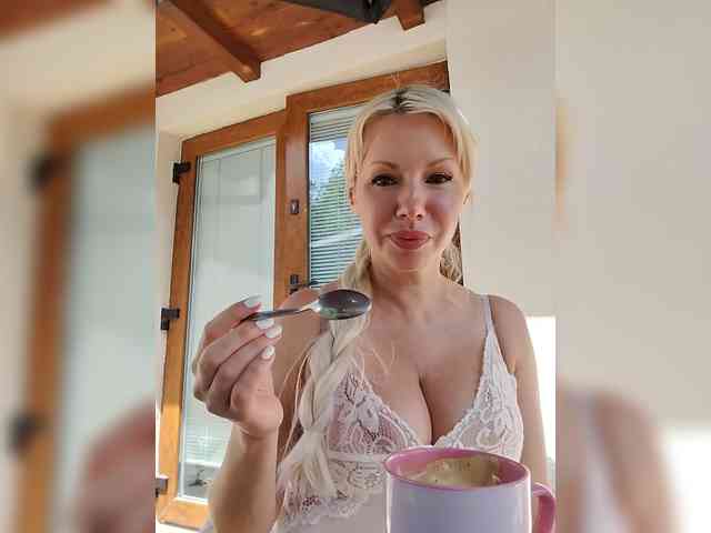LaymaFlay webcam
