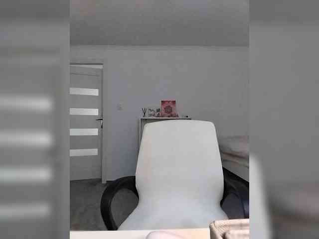 LaymaFlay webcam