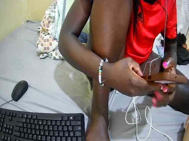 just-khadija webcam
