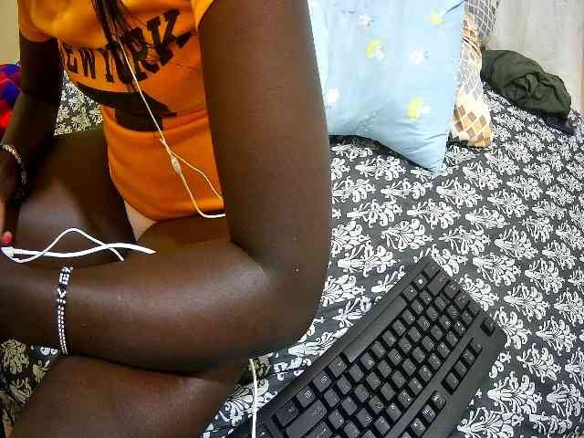 just-khadija webcam