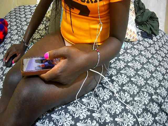 just-khadija webcam