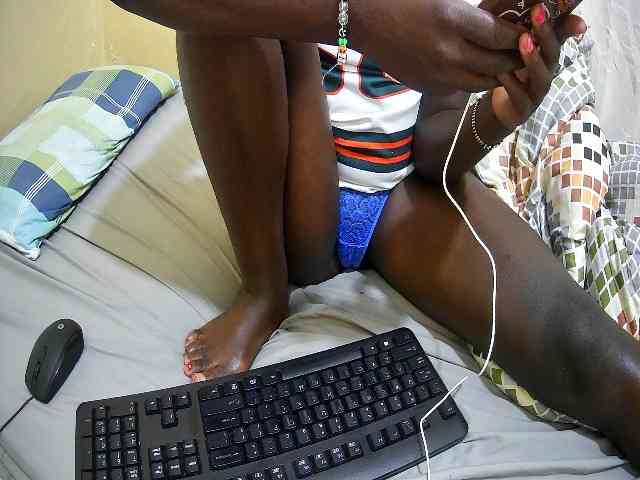 just-khadija webcam