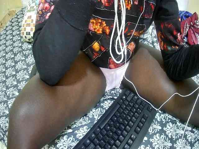 just-khadija webcam