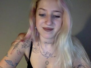 EmmyHot