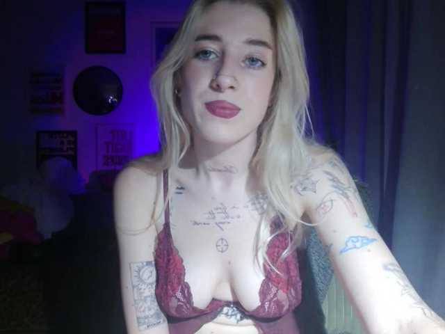 EmmyHot