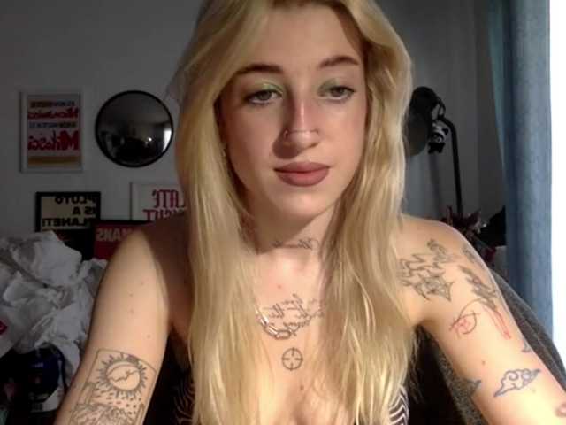 EmmyHot