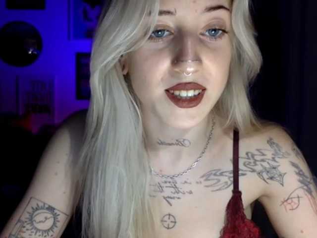 EmmyHot