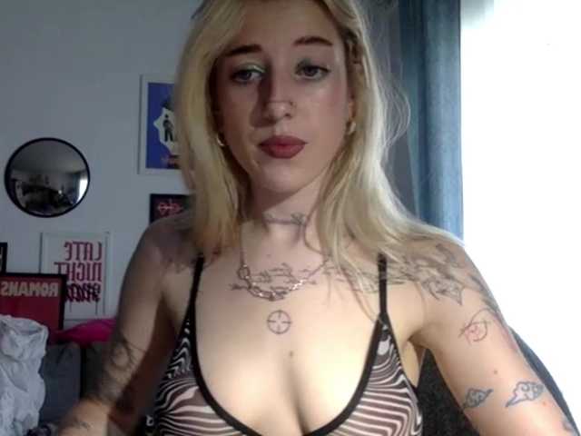 EmmyHot