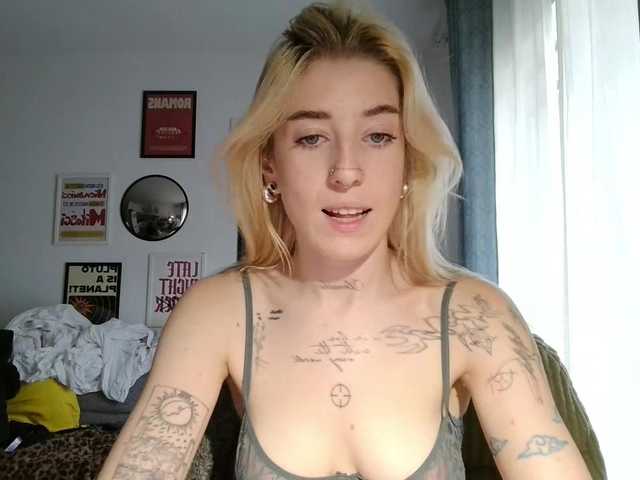 EmmyHot