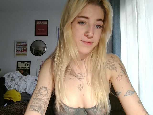 EmmyHot